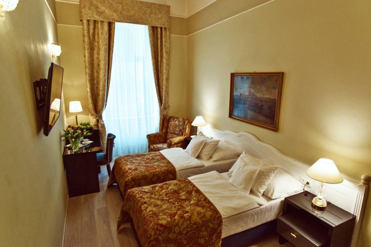 Hotel Julian Prag Dış mekan fotoğraf